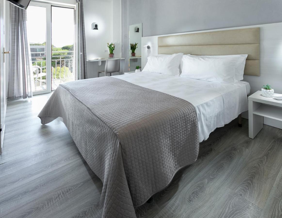 Hotel Zanarini Riccione Esterno foto