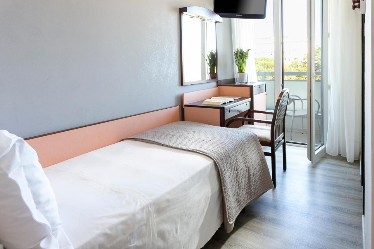 Hotel Zanarini Riccione Esterno foto