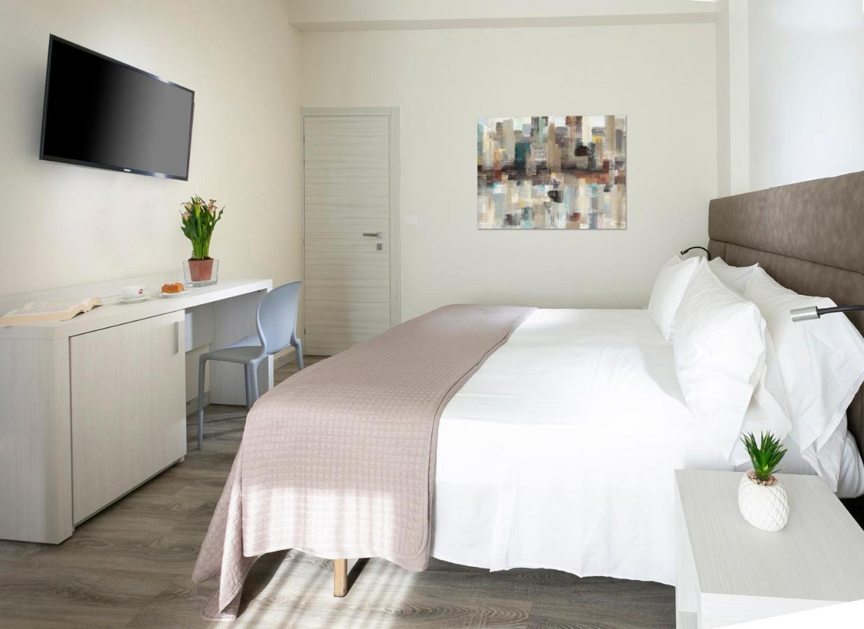 Hotel Zanarini Riccione Esterno foto