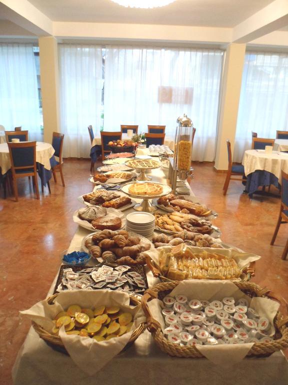 Hotel Zanarini Riccione Esterno foto