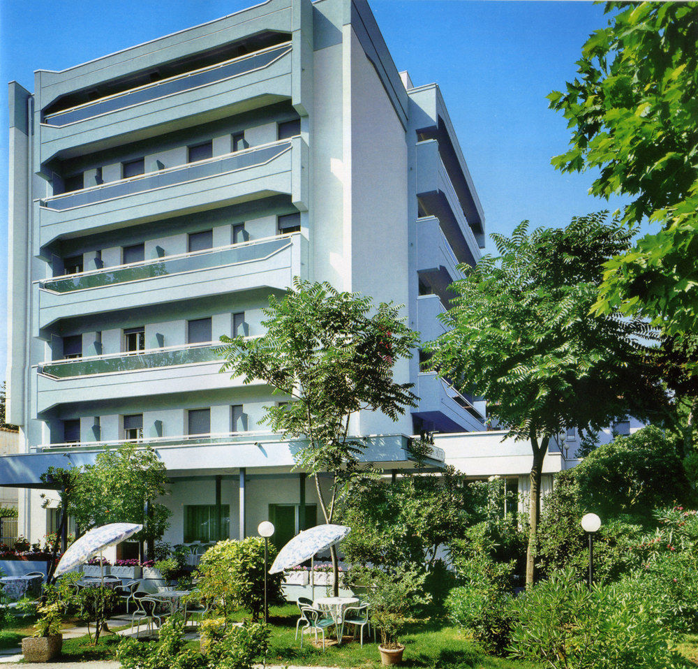 Hotel Zanarini Riccione Esterno foto
