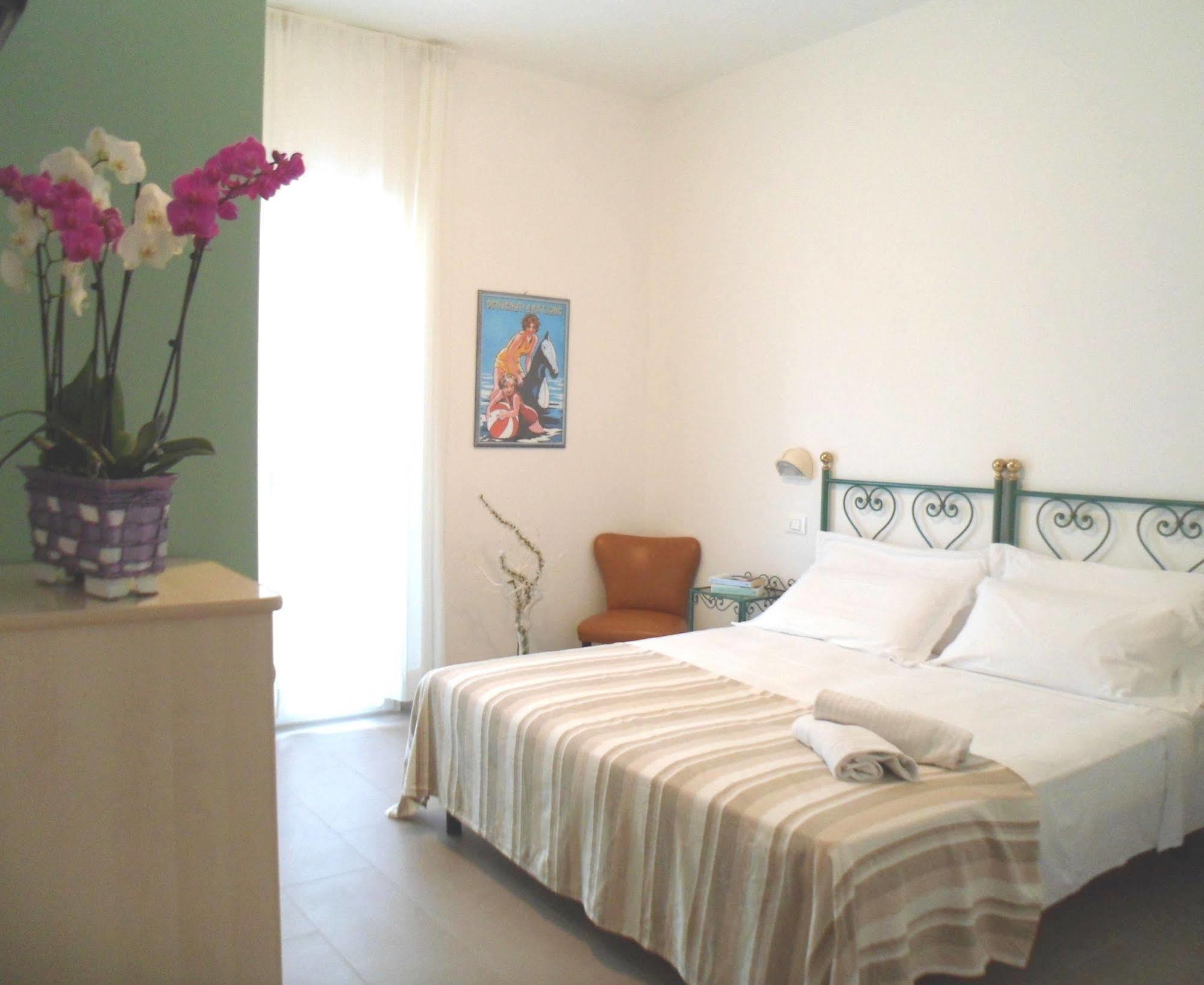 Hotel Zanarini Riccione Esterno foto