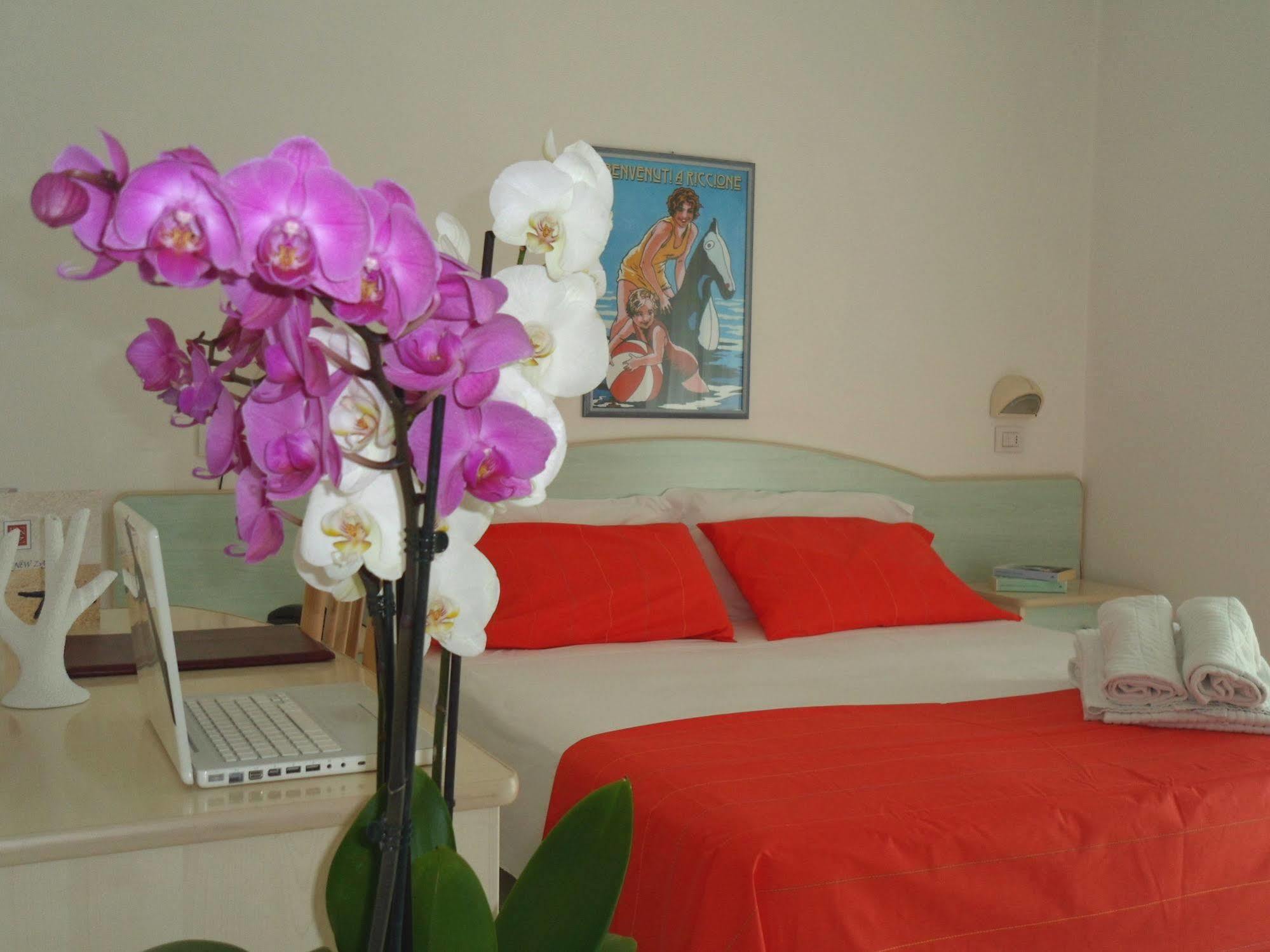 Hotel Zanarini Riccione Esterno foto