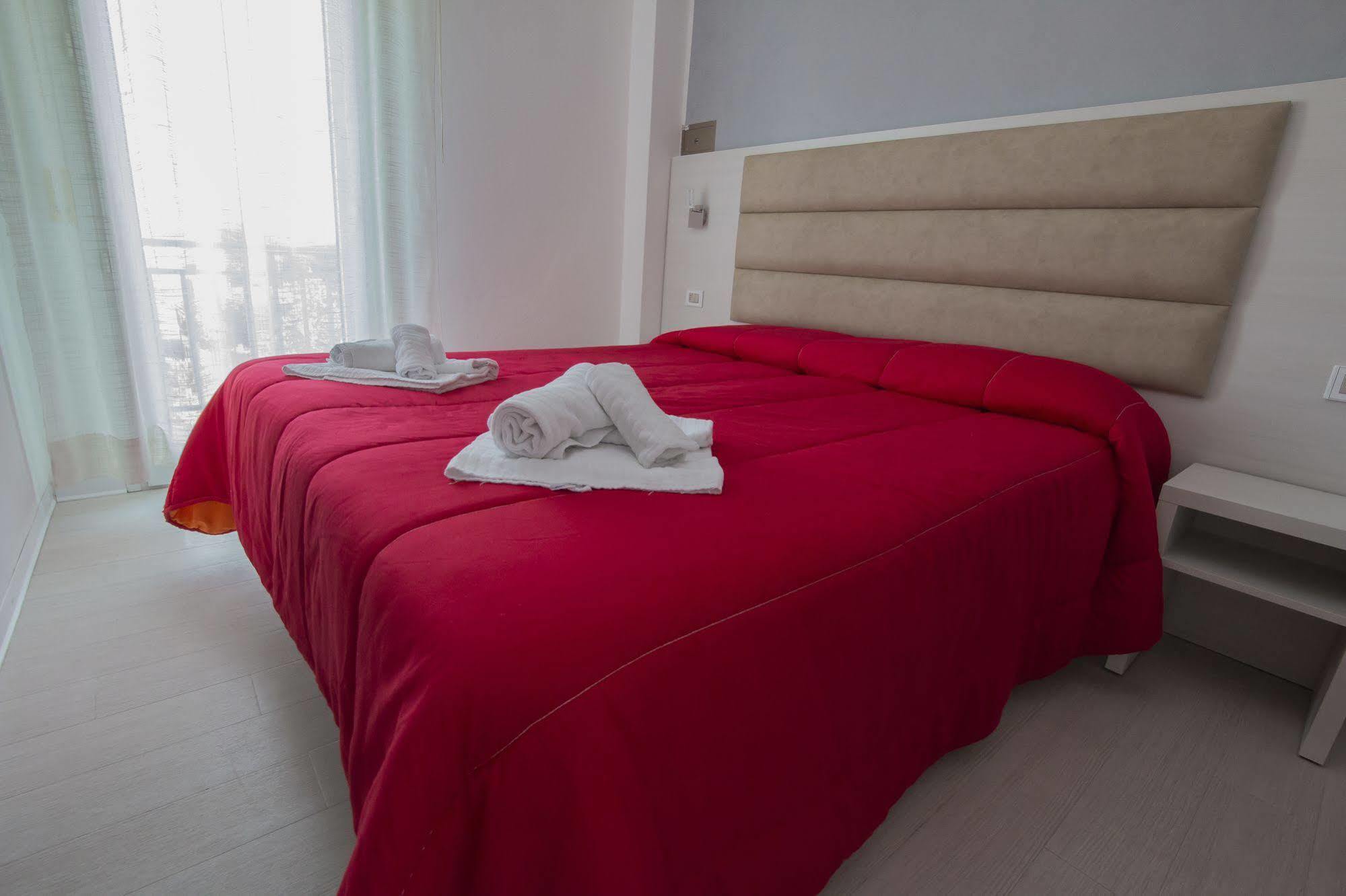 Hotel Zanarini Riccione Esterno foto